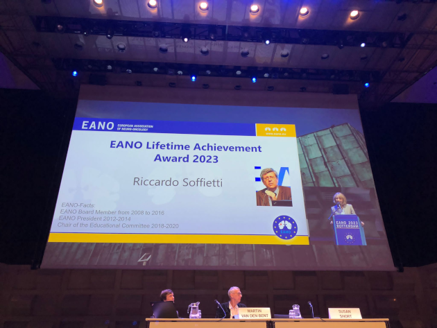 Premiazione Prof. Riccardo Soffietti all'Eano Congress 2023